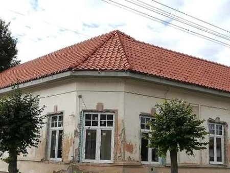 Oprava strechy školskej jedálne v Tornali